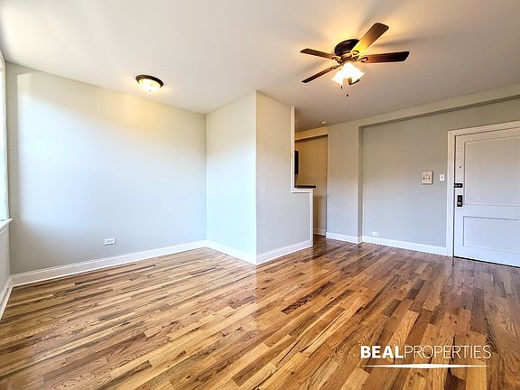 3rd image of 818 W Diversey Ave APT E