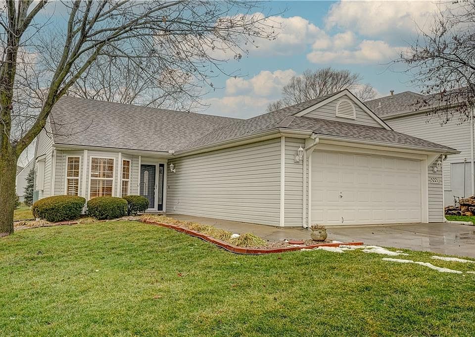 1st image of 5221 NW Primrose Ct