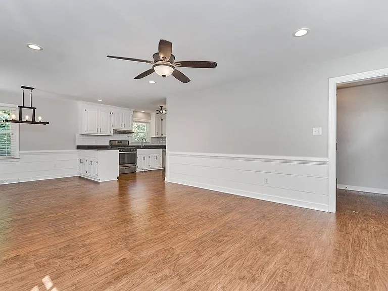 9395 Blacksmith Dr — Photo 14