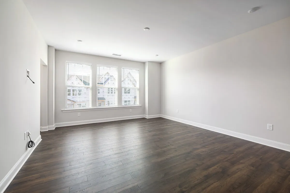 4 bed, 3.5 bath, 2227 sqft, $2,190 — Photo 3