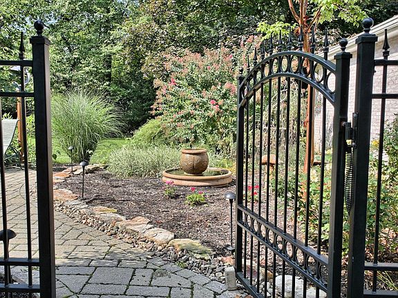 Private gate