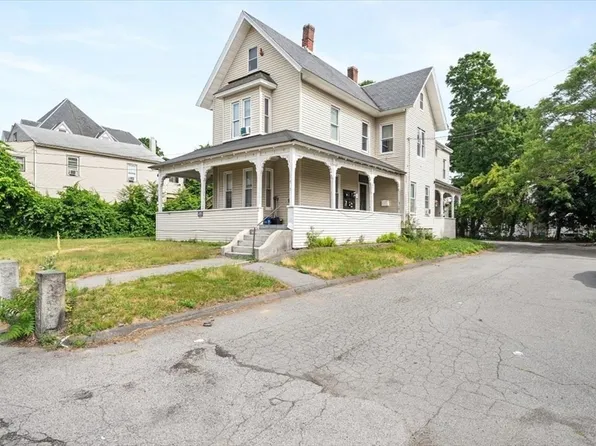 173 Branch St, Lowell, MA 01851