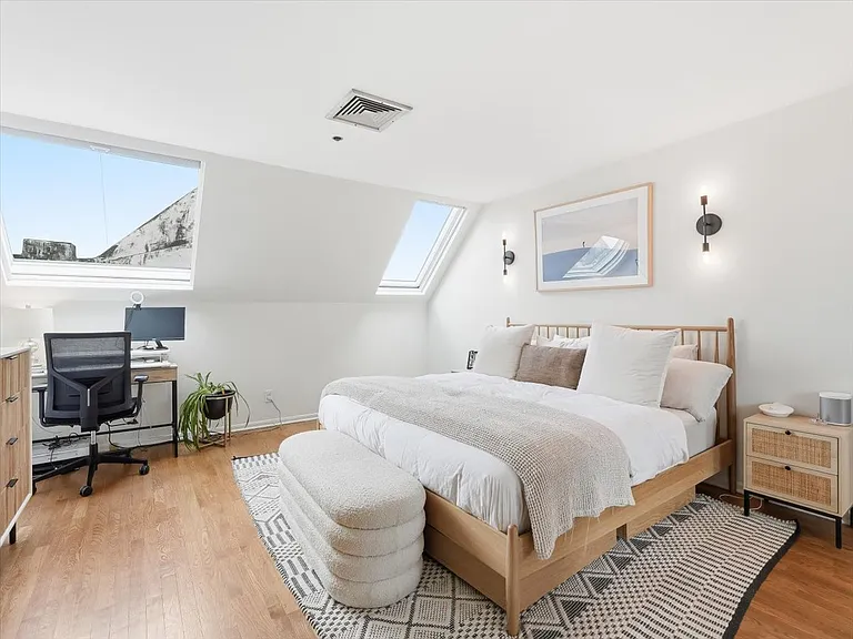 814 Willow Ave #5LF — Photo 11