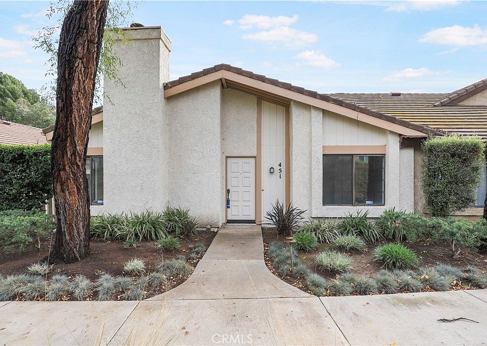 1st image of 451 Estancia Pl