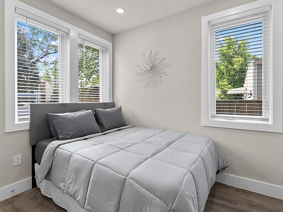 5th image of 711 16th St NE #1