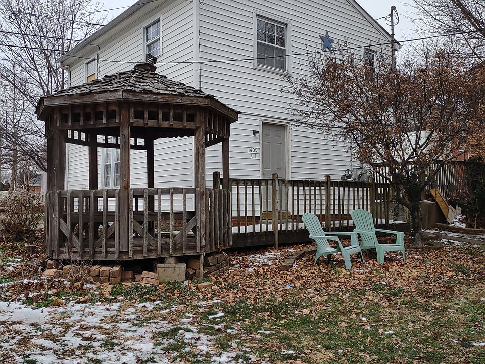 Carriage house