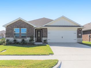 1816 Gold Mine Trl, Aubrey, TX 76227