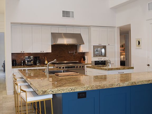 2nd image of 301 W Camino Alturas