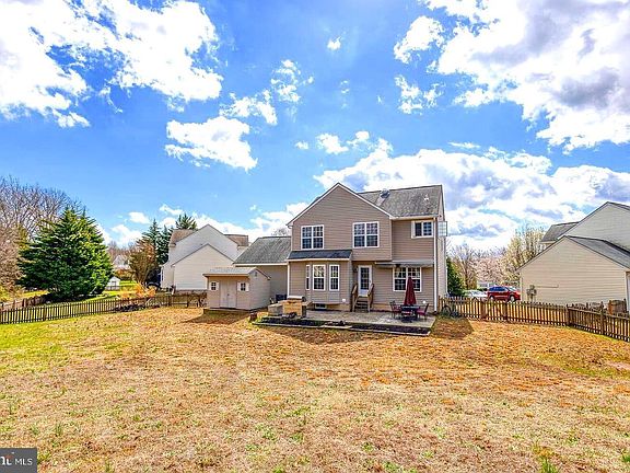 3rd image of 11206 Hollins Ct