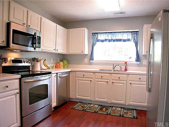 3rd image of 607 Edenberry Dr