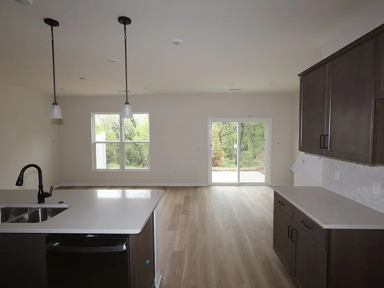 7231 Grandway Dr — Photo 8