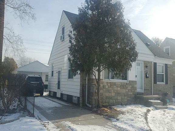 4th image of 21814 Gascony Ave