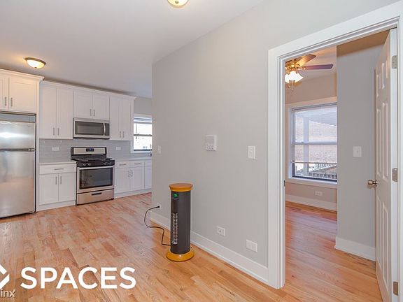 3rd image of 820 W Cuyler Ave #822-232