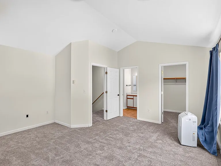 7143 SW Sagert St #104 — Photo 15