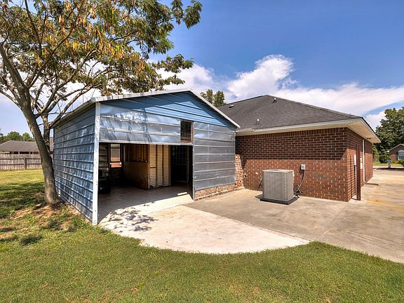 4th image of 1042 Loblolly Dr
