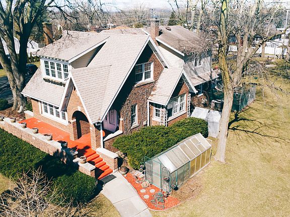 3rd image of 607 Miller St