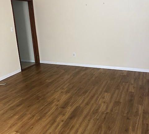 2nd image of 736 Beard St