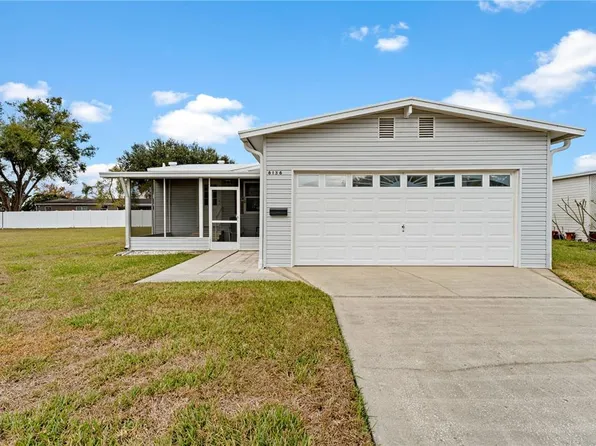 6136 Ridgeway Dr, Zephyrhills, FL 33542