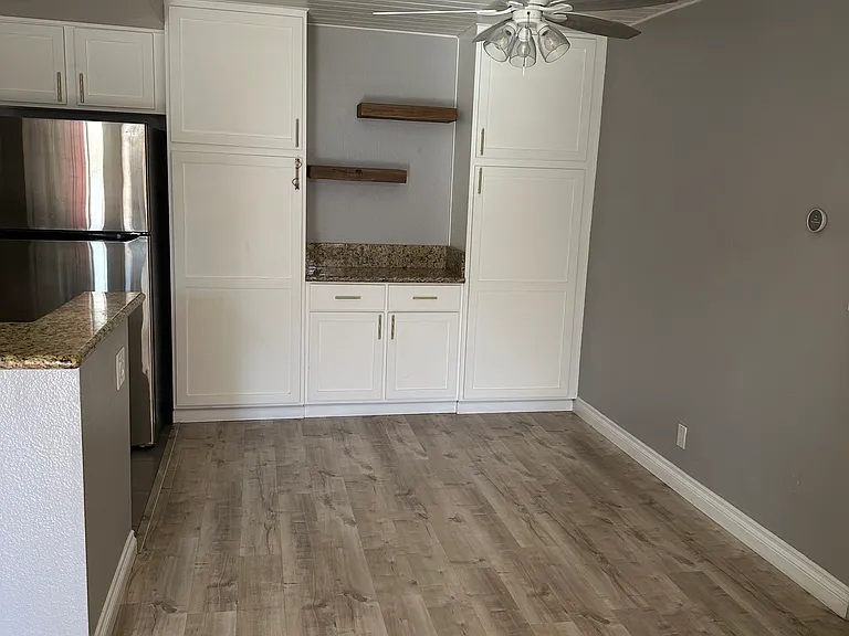 24401 Avenida De Los Ninos — Photo 7