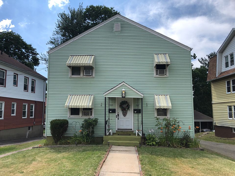 Front Picture of the House on Blue Hills Avenue.