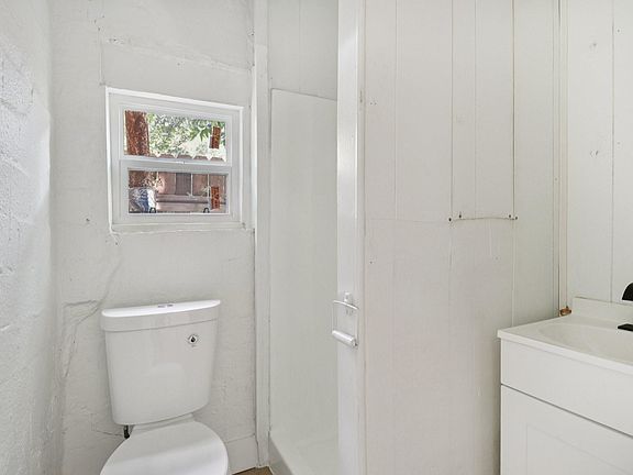 4th image of 1105 N Sylvania Ave #B