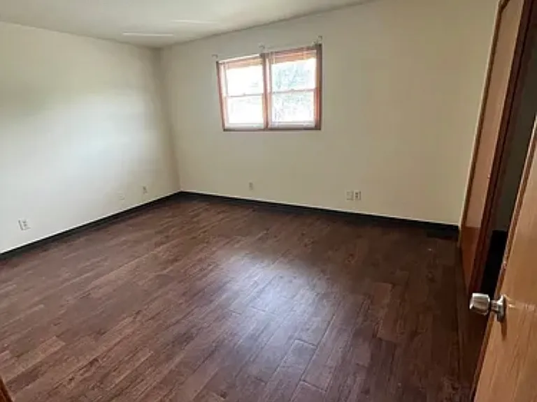 378 Rose Ln #B — Photo 8