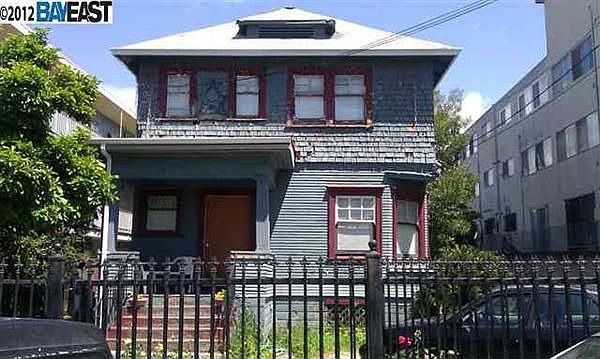 2nd image of 3004 E 19th St