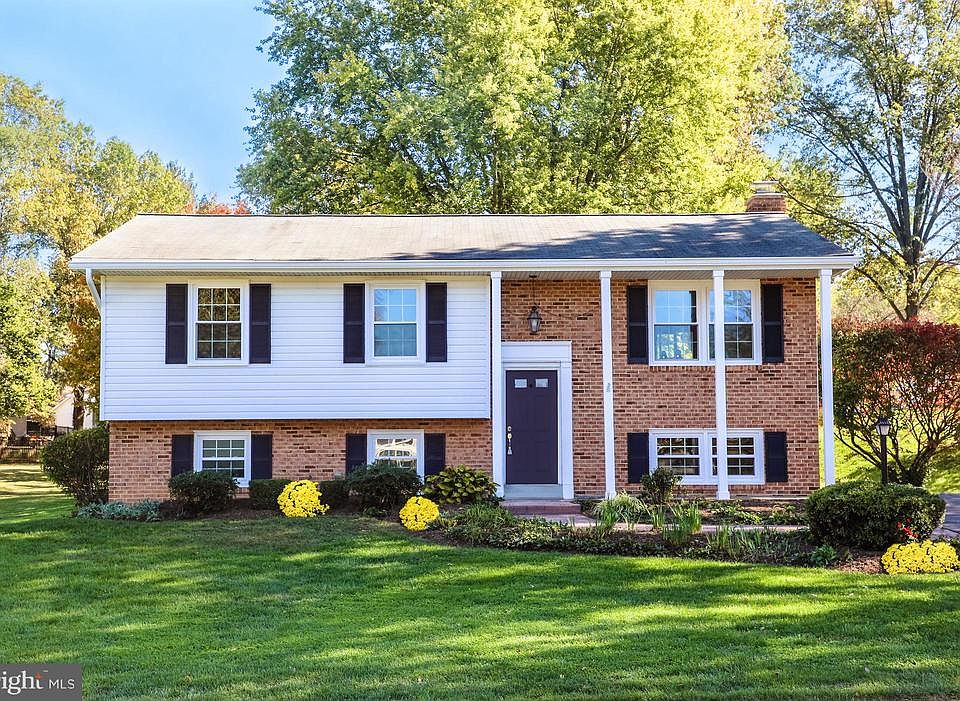 Beautiful home in the Hamilton Knolls neighborhood