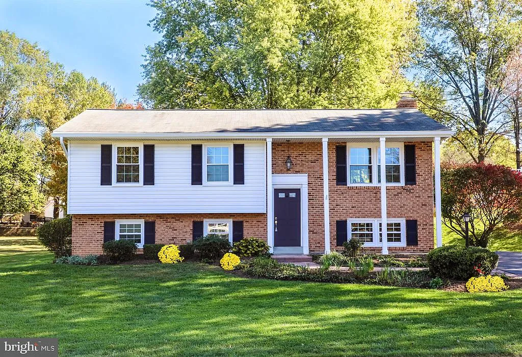 207 Orchard Cir photo 1