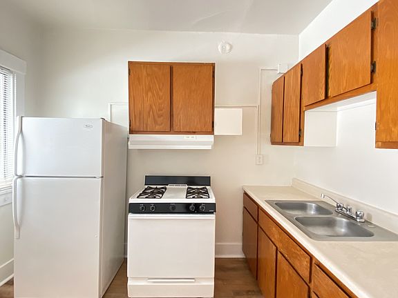 3rd image of 629 Pine Ave APT 5