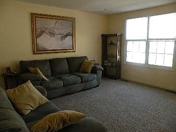 4th image of 1029 Bayberry Dr
