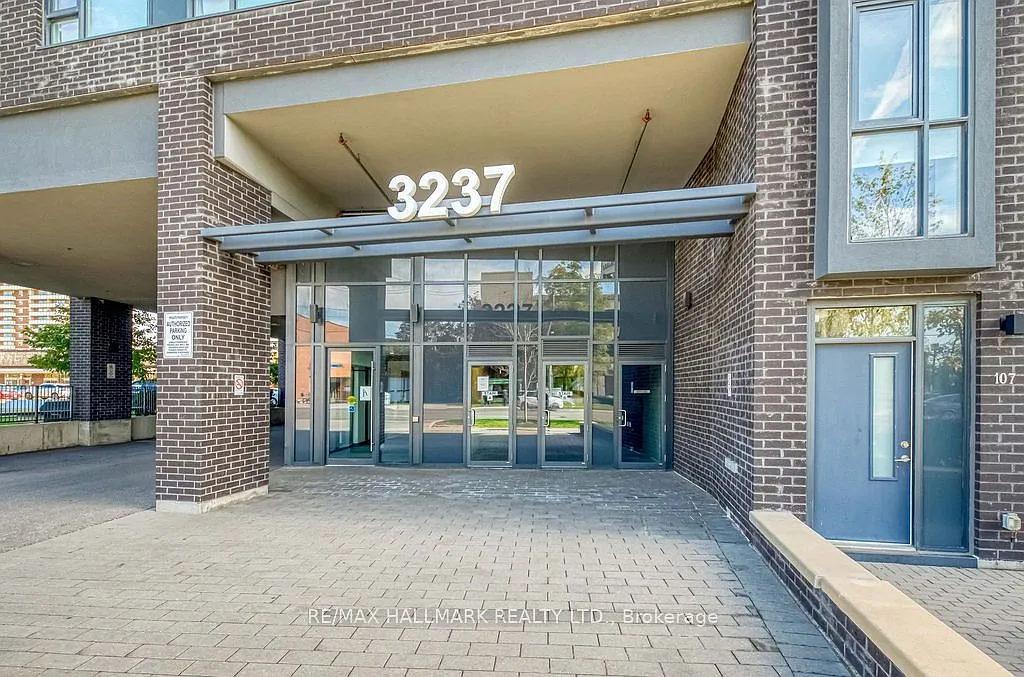 Building Photo - Bayview Ave