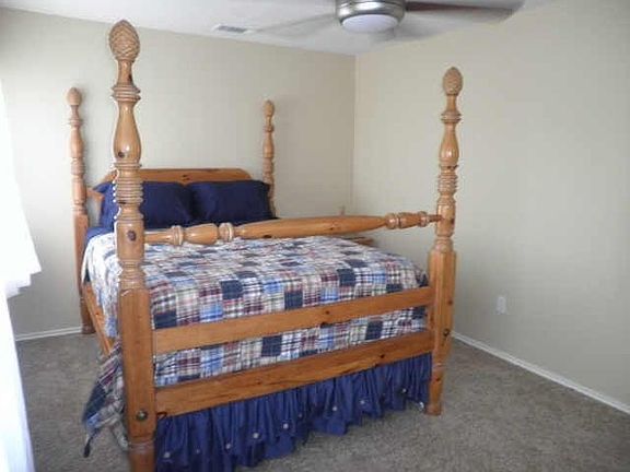 3rd image of 961 Camden Dr