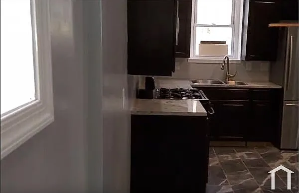 3 bed, $1,600 — Photo 1