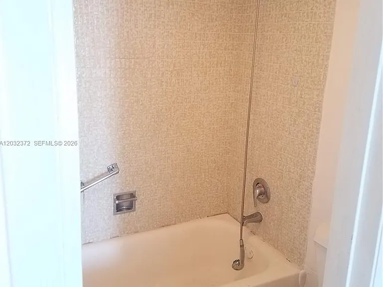 3475 N Country Club Dr #805 — Photo 9