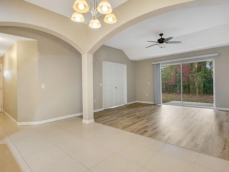 225 E Pine Ave — Photo 8