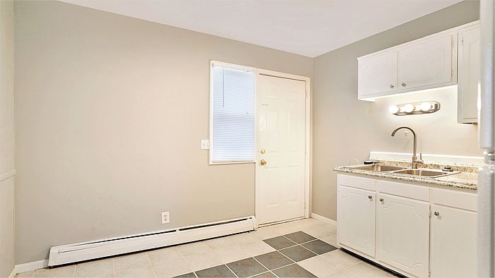 1st image of 2320 30th St SW APT 1