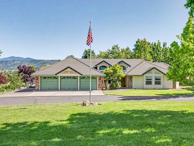 3939 Tami Ln, Central Point, OR, 97502