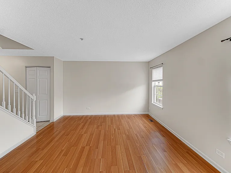 2588 Dickens Ct #2588 — Photo 8