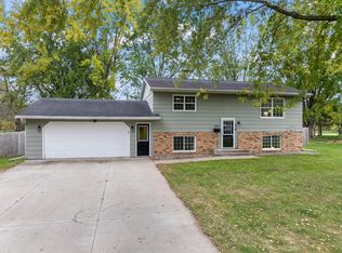 321 Parkview Curv, Zumbrota, MN 55992