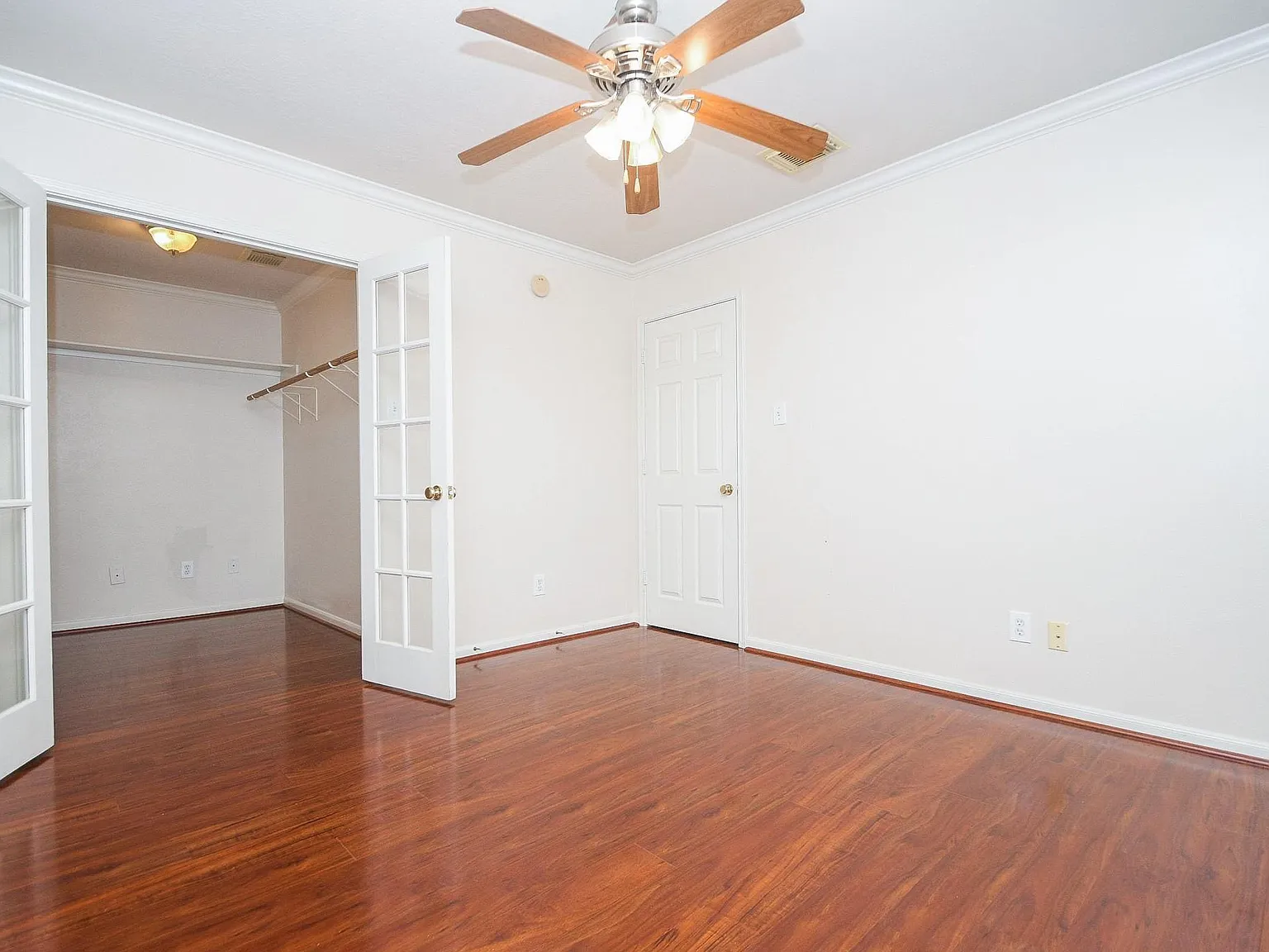 4 bed, 3.5 bath, 2606 sqft, $2,400 — Photo 4