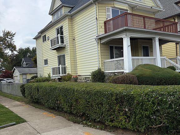 2nd image of 719 Abbott Rd