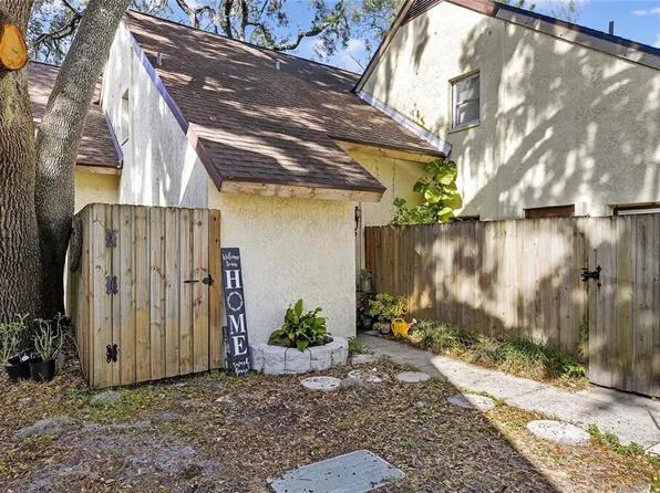 5601 Ashley Oaks Dr APT 6, Tampa, FL 33617