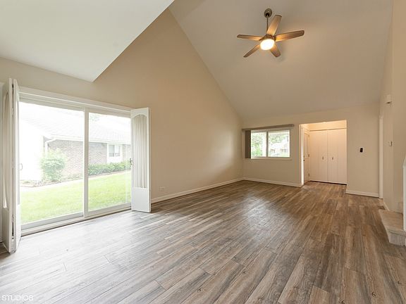3rd image of 1430 N Whispering Springs Cir