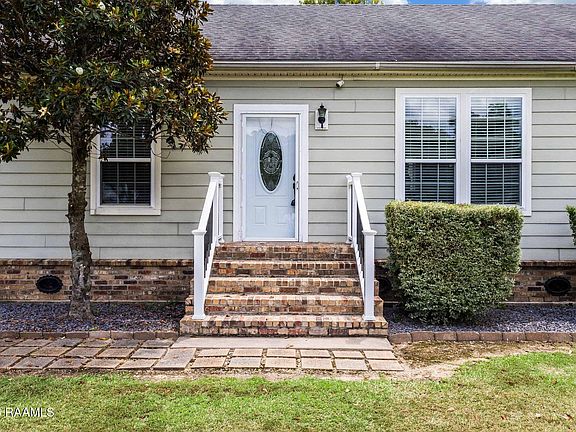 2nd image of 1033 Deanna Ln