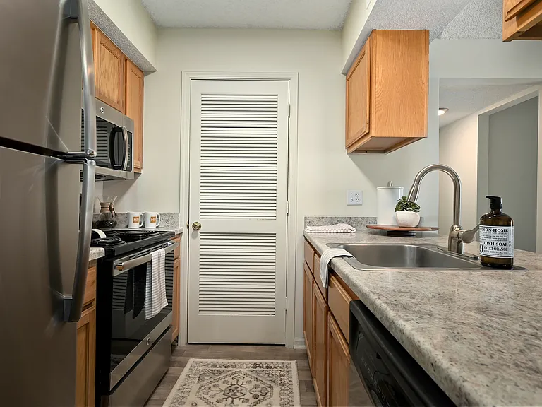 Riviera II - Kitchen Riviera II - Kitchen