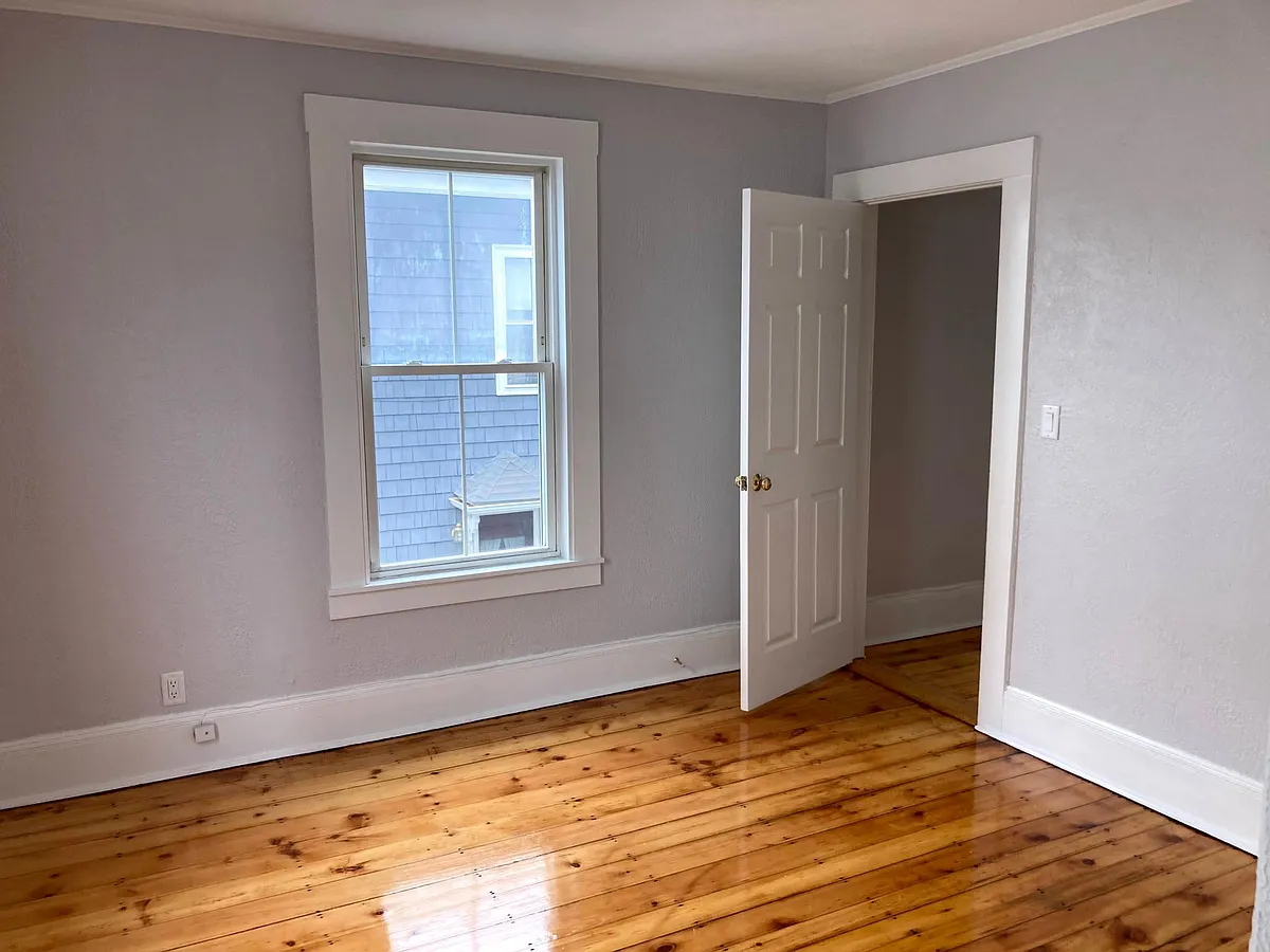 Building Photo - 13 Knowlton St #2
