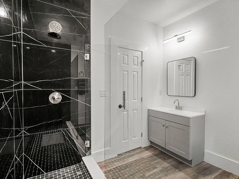 806 E Chelsea St #3A — Photo 14