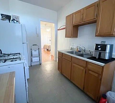 5th image of 5050 N Damen Ave #3E