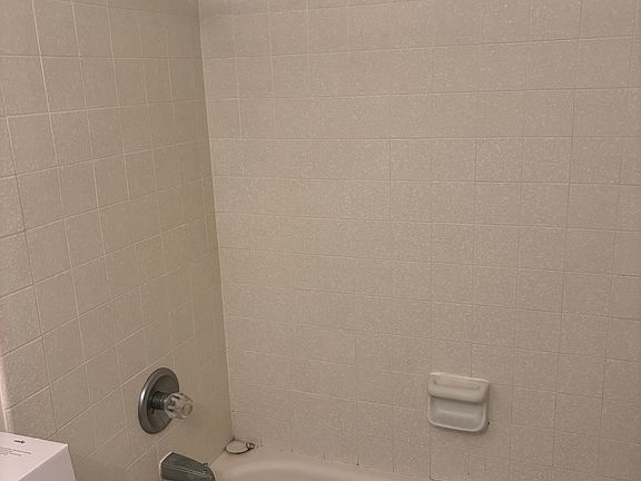 private bath photo 2